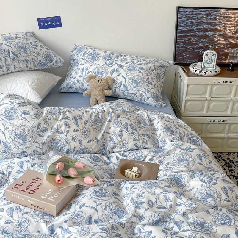 Blue Flowers Pattern Print Bedding Set