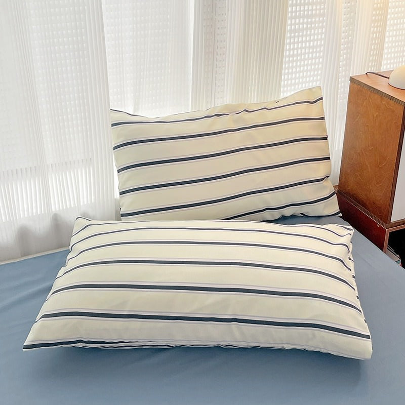 Blau gestreiftes minimalistisches Bettwäscheset