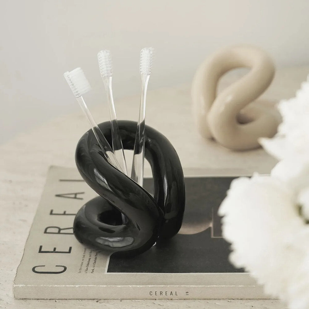 Curvy Ceramic Makeup Brush Holder