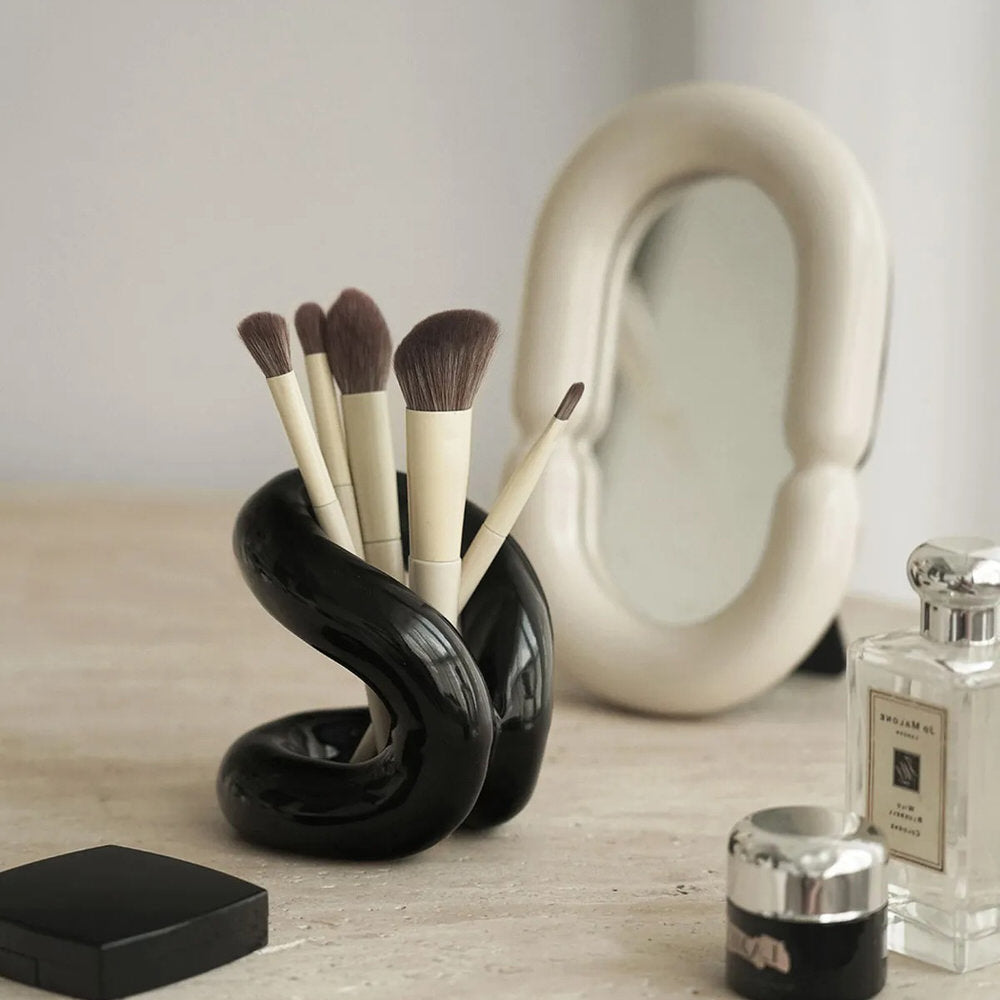 Curvy Ceramic Makeup Brush Holder