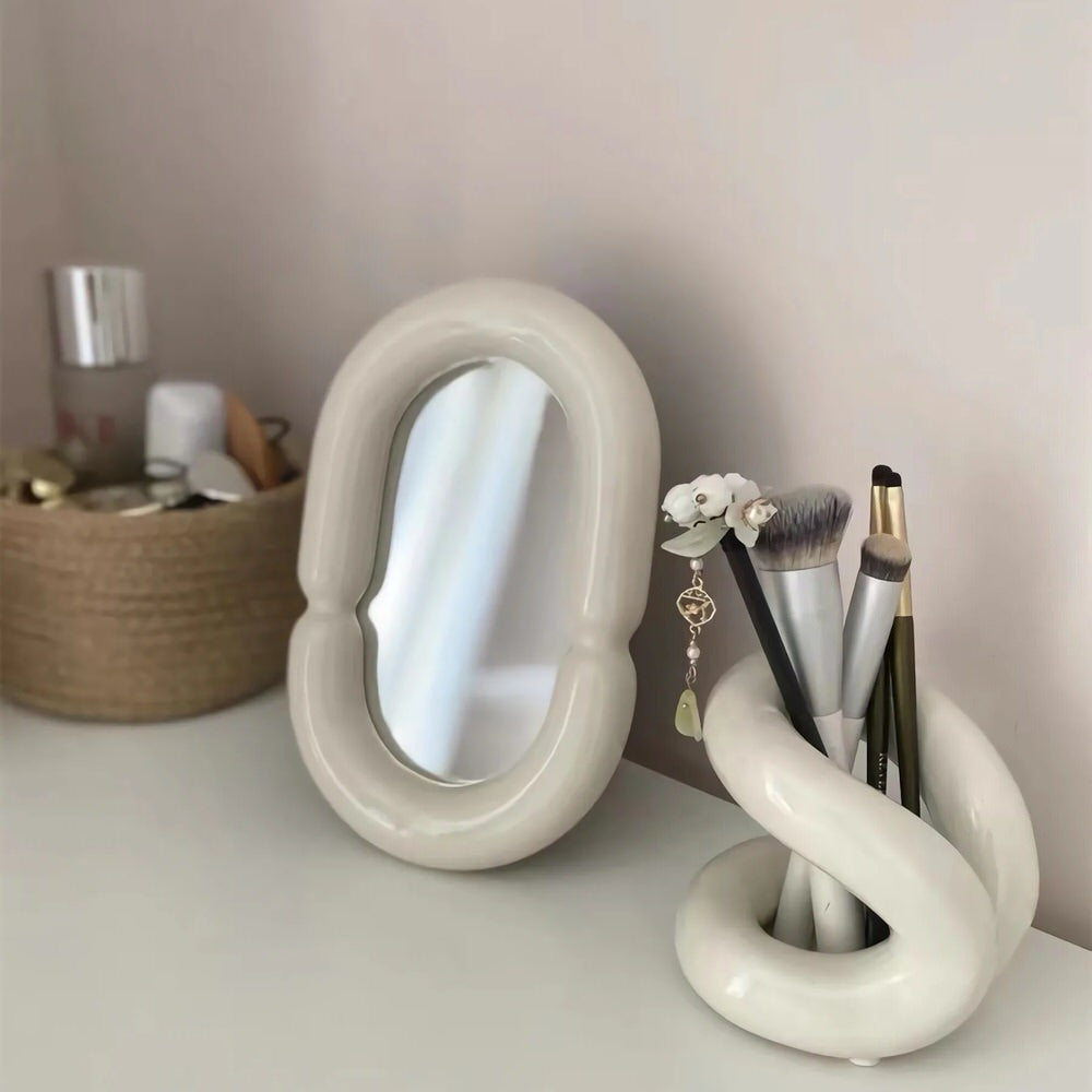 Curvy Ceramic Makeup Brush Holder