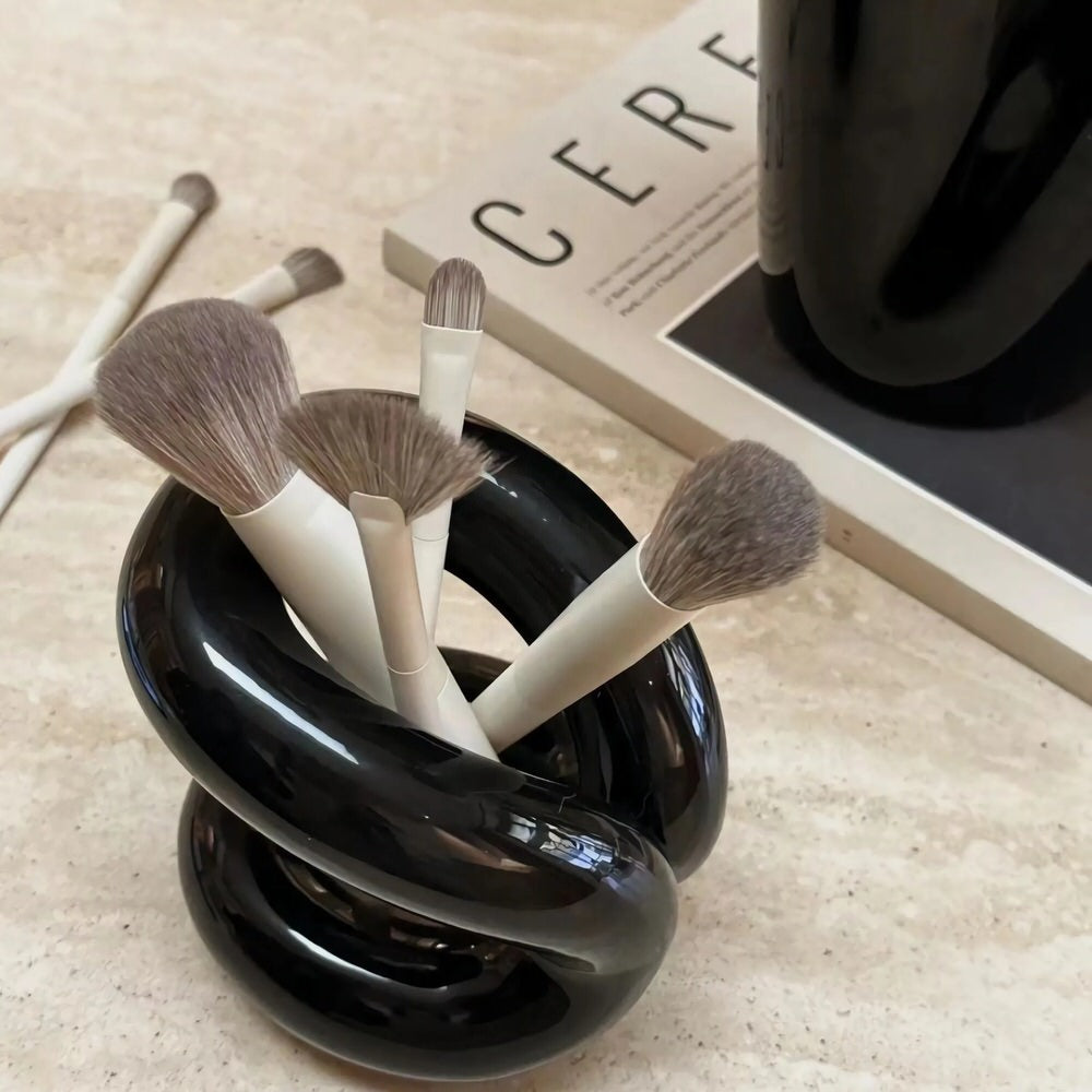 Curvy Ceramic Makeup Brush Holder