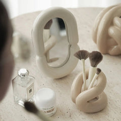 Curvy Ceramic Makeup Brush Holder