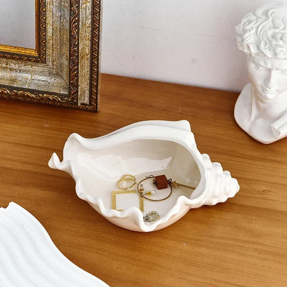 Coquette Seashell Ceramic Jewelry Tray