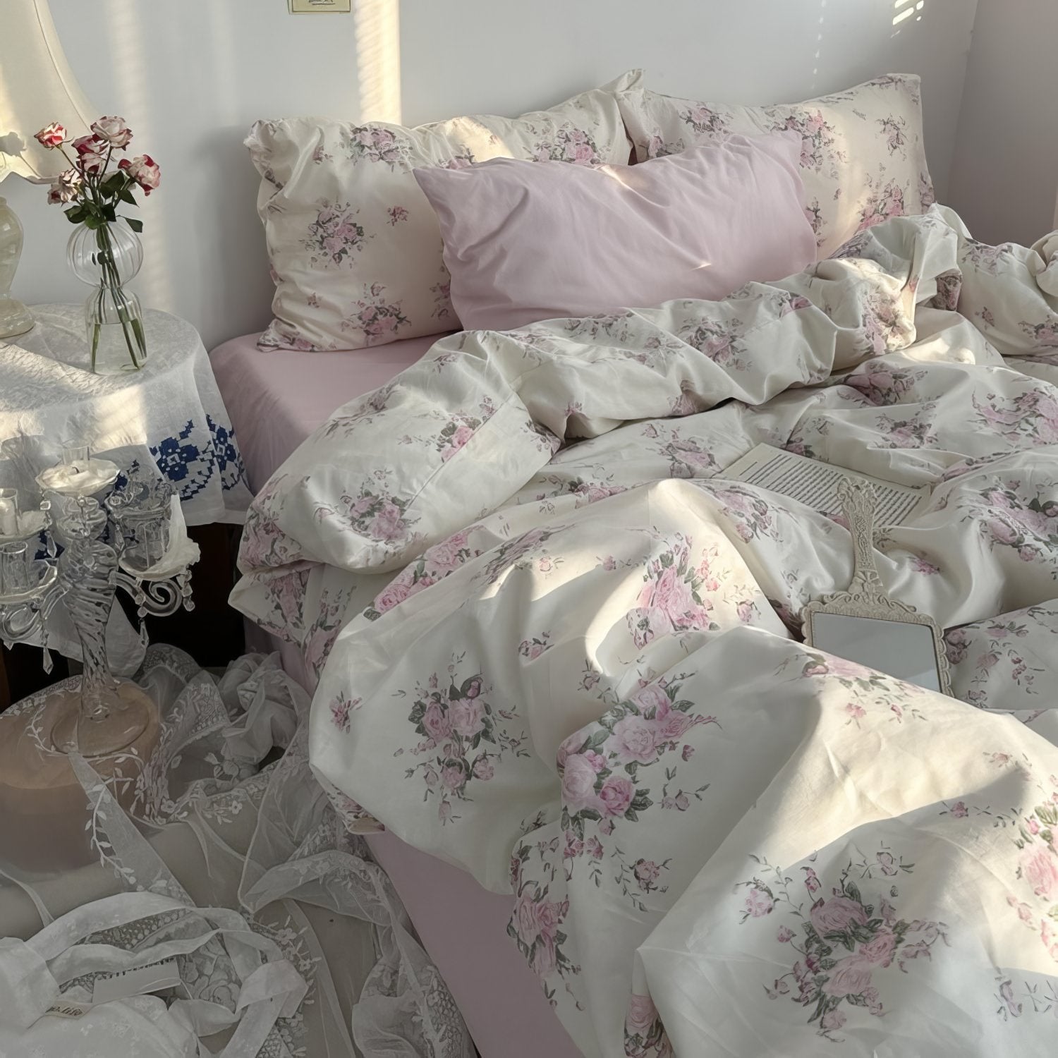 Coquette Pink Blooming Roses Bedding Set