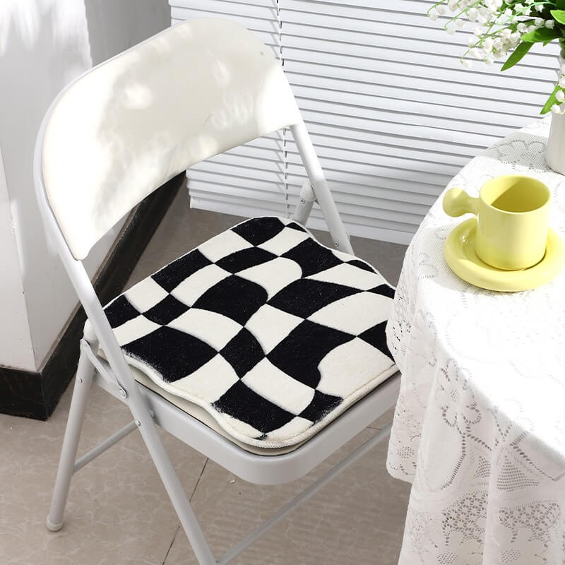 Curvy Checker Mini Tufted Rug