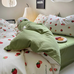 Cute Strawberry Print Bedding Set