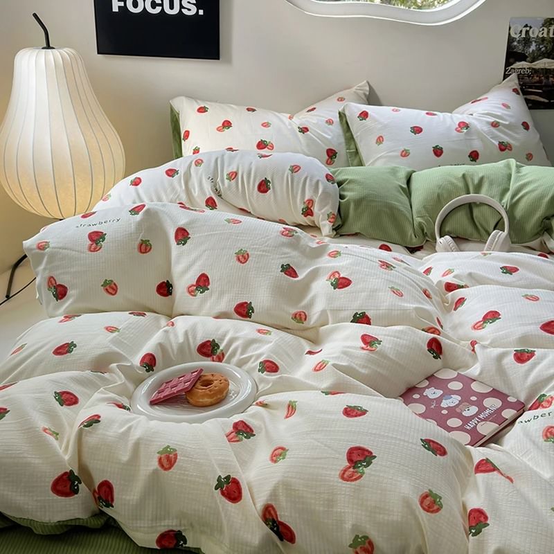 Cute Strawberry Print Bedding Set