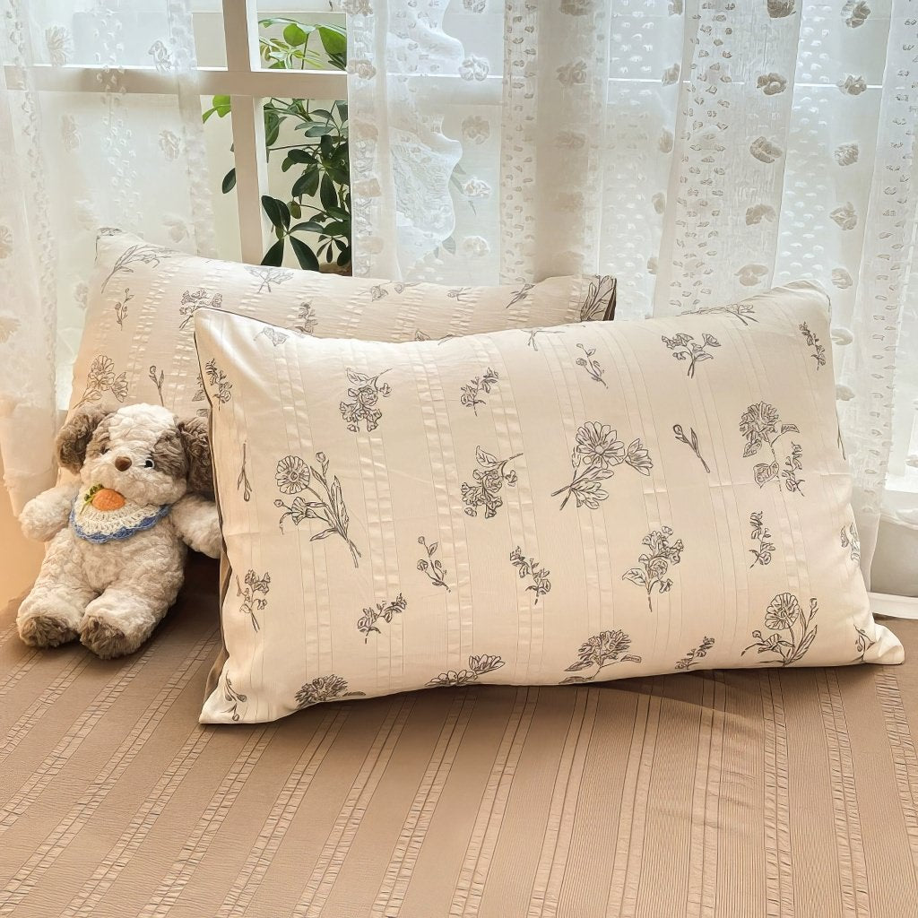 Floral Print Vintage Creamy Bedding Set