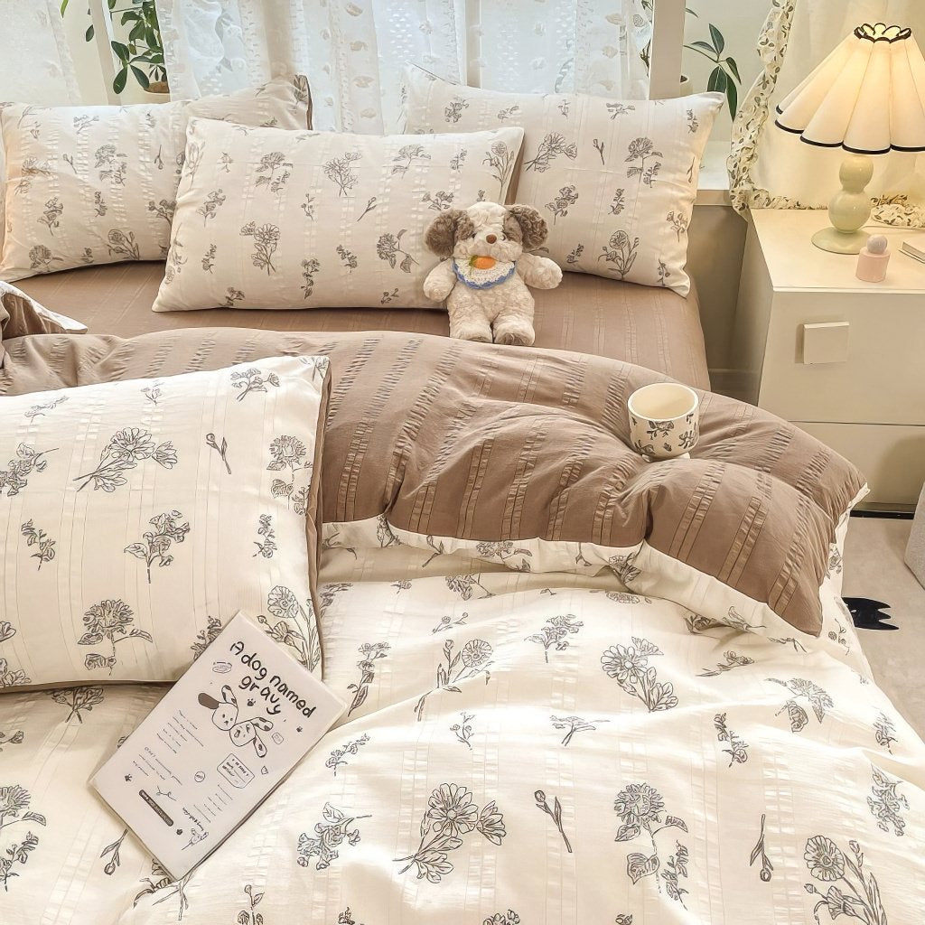 Floral Print Vintage Creamy Bedding Set