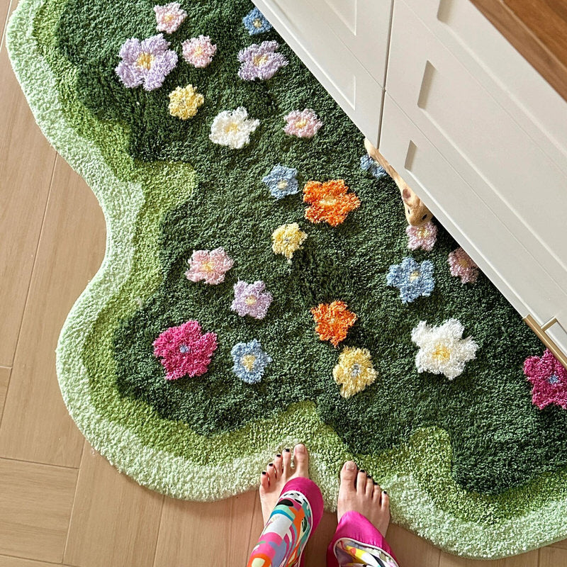 Green Blooming Lawn Accent Rug