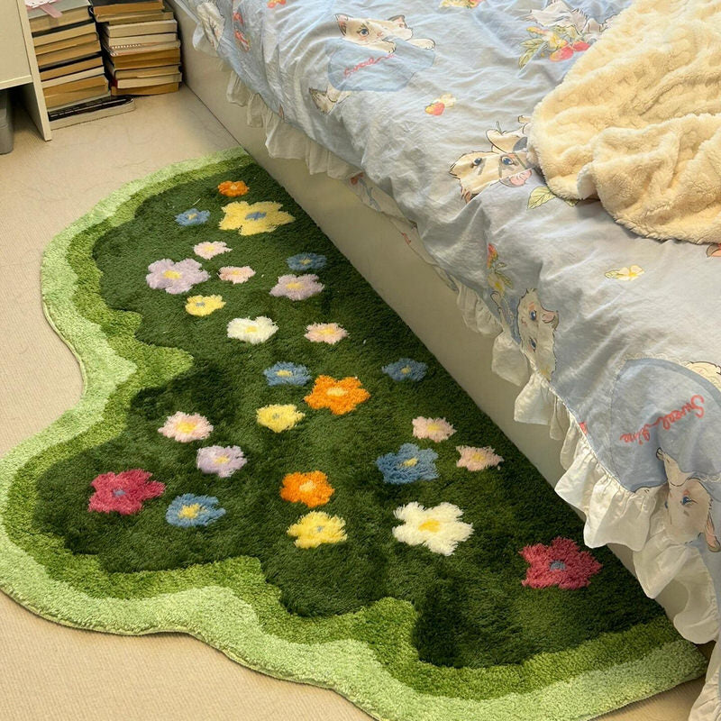 Green Blooming Lawn Accent Rug