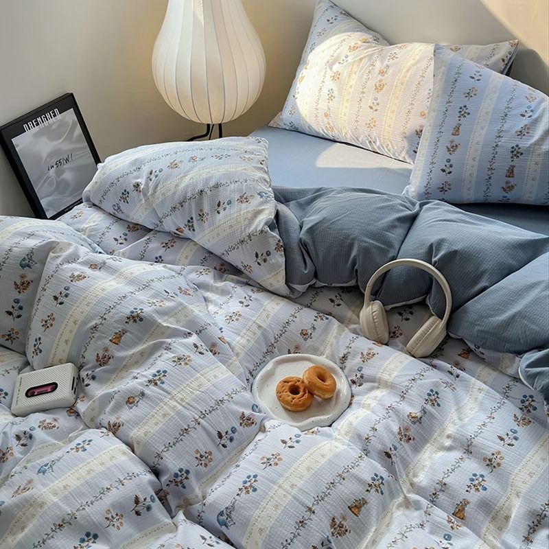 Light Blue Floral Print Bedding Set