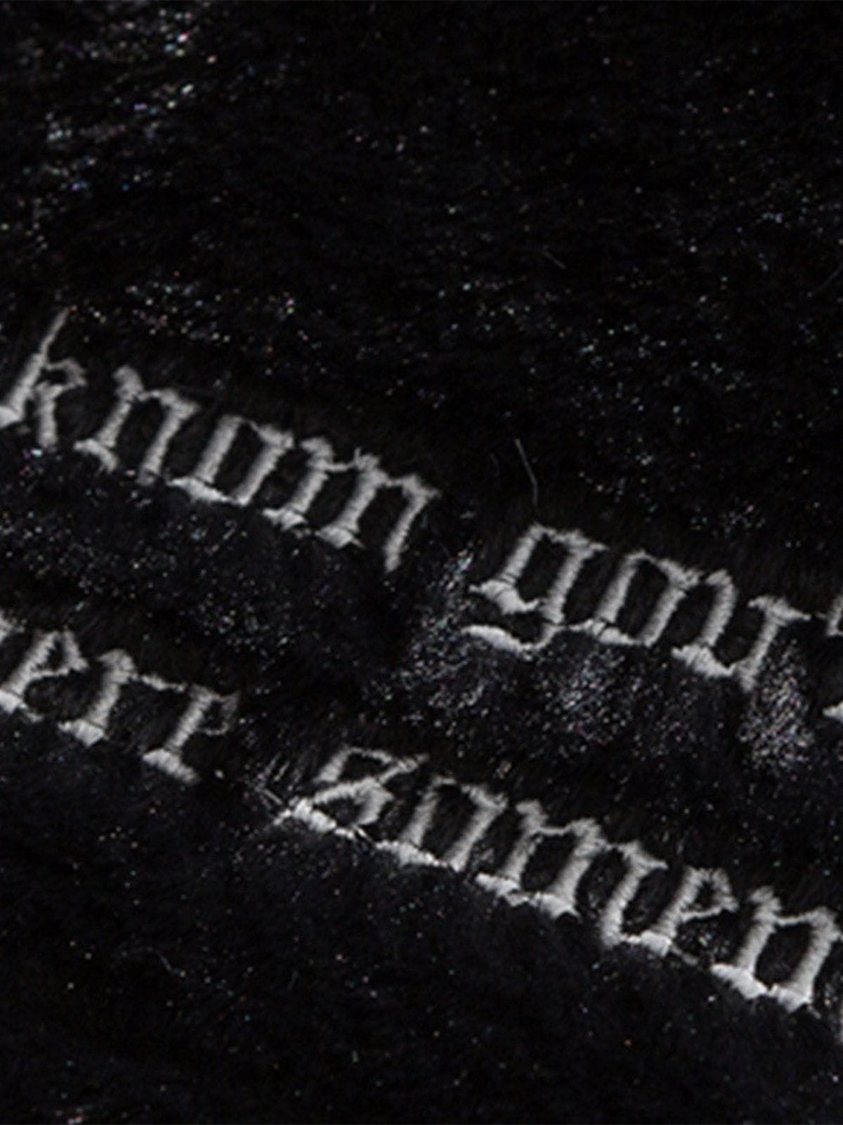 Manteau d'hiver à lettres brodées