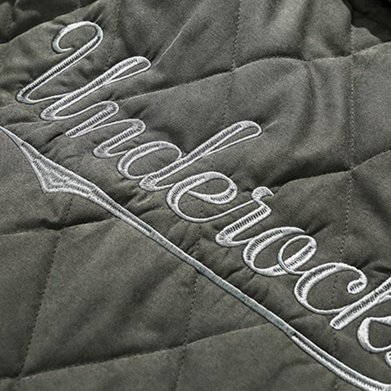 Manteau d'hiver à lettres brodées