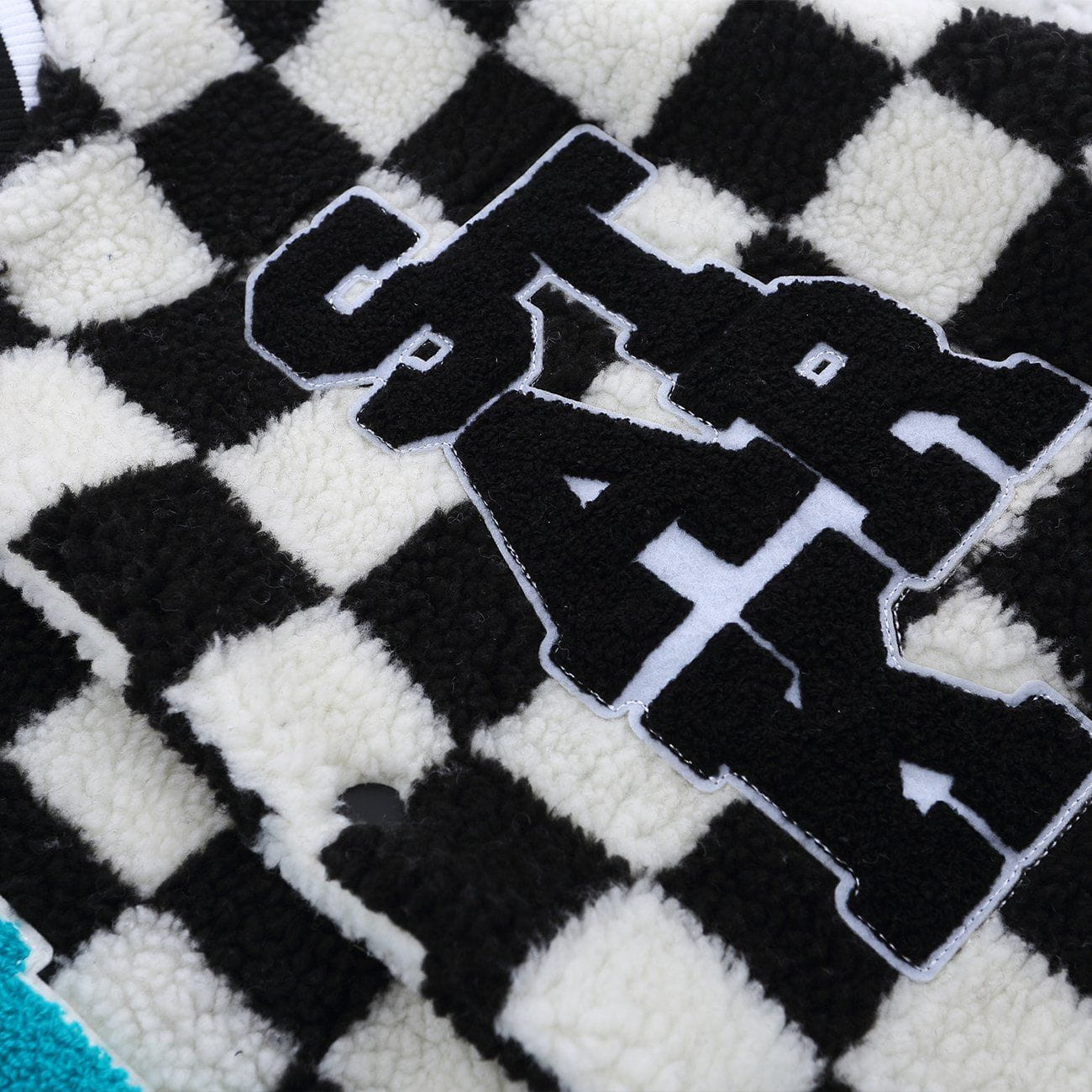 Manteau d'hiver sherpa à carreaux et lettres floquées
