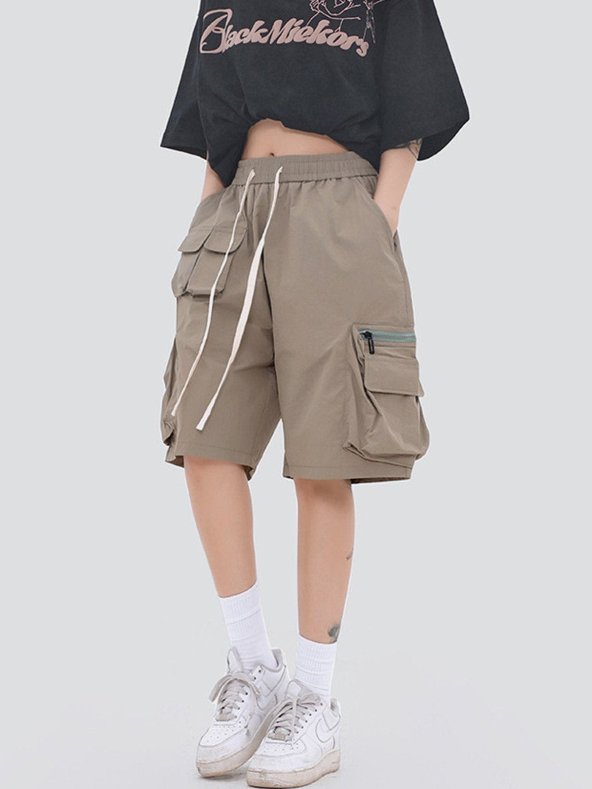 Shorts mit Kordelzug und mehreren Taschen