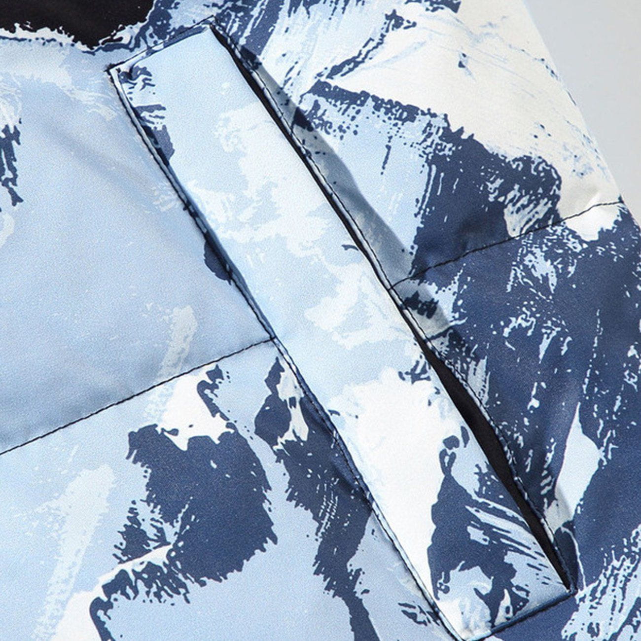 Printed Snow Mountain Hooded Puffer Jacket