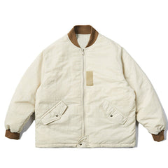 Pufferjacke mit Nähten in reinen Farben