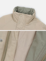 Wintermantel mit einfarbigem Kragen und großen Taschen