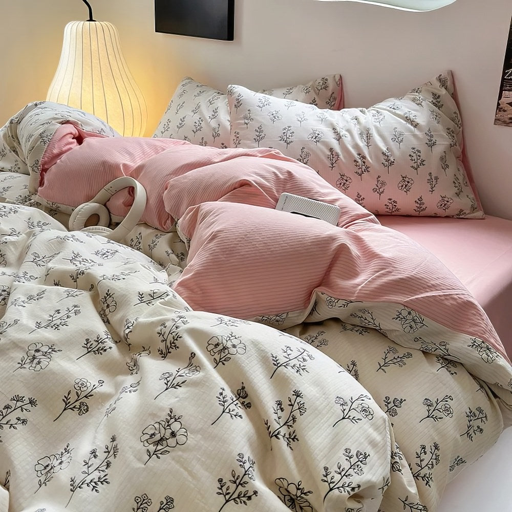 Outline Floral Print Pale Pink Bedding Set