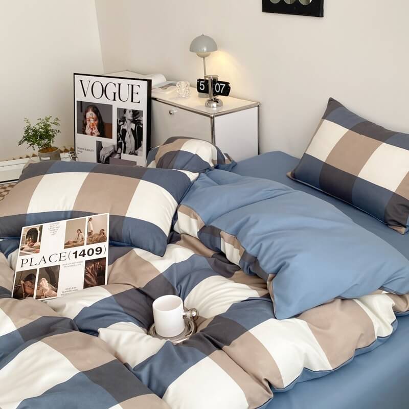 Large Plaid Print Bedding Set