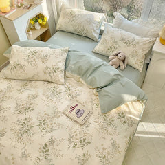 Vintage Pale Floral Print Bedding Set