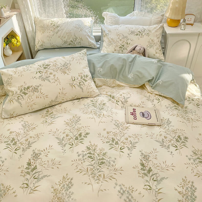 Vintage Pale Floral Print Bedding Set