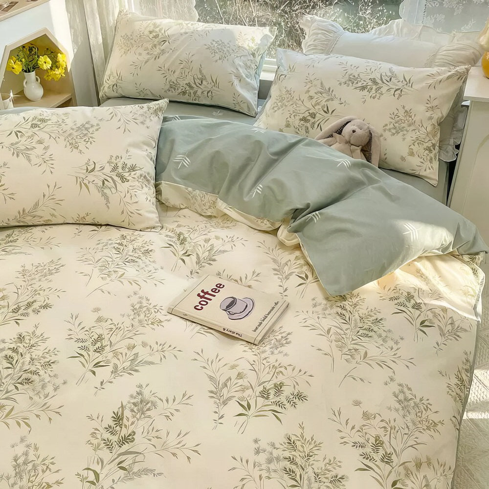 Vintage Pale Floral Print Bedding Set