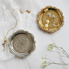 Plateau à bijoux rétro en métal brillant
